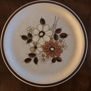 OLD BROOK STONEWARE COLLECTION TRAILWOOD DINNER PLATES.